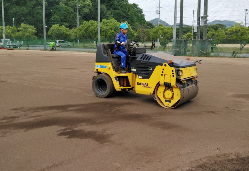 ワイドタイヤローラーにて仕上げ転圧