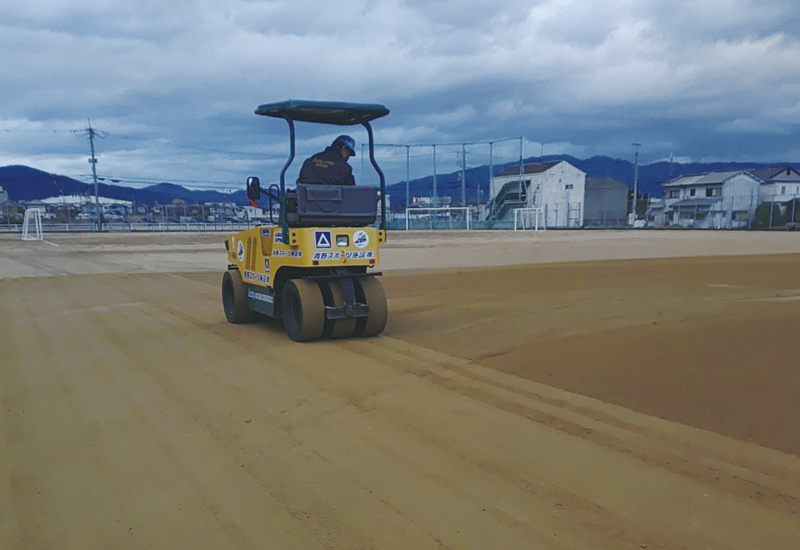 ワイドタイヤローラーで仕上げ転圧