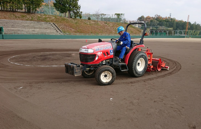 フィールドアースアタッチメントでのメンテナンス状況（内野）