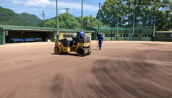 ワイドタイヤローラーにて仕上げ転圧