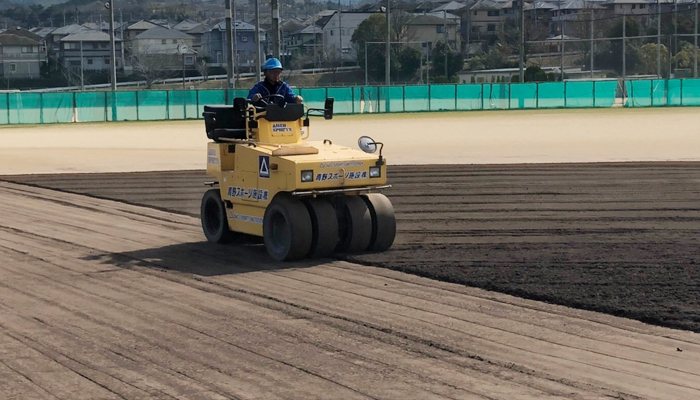 ワイドタイヤローラーにて一次転圧