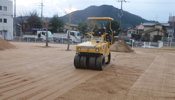 仕上げ転圧状況