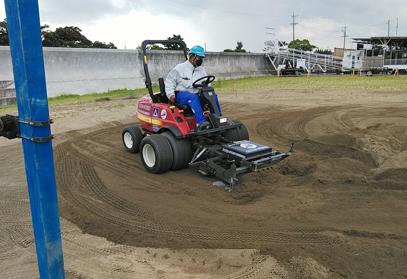 ロックシェイカーマシンで小石の除去