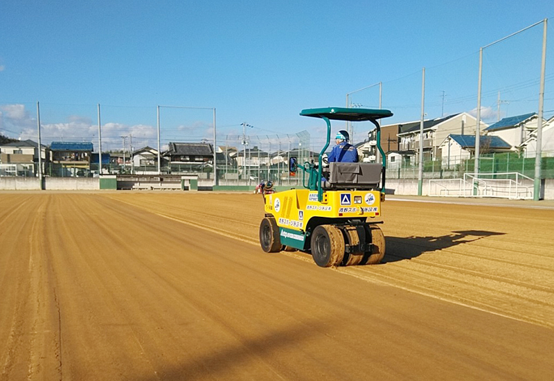 ワイドタイヤローラーにて一次転圧