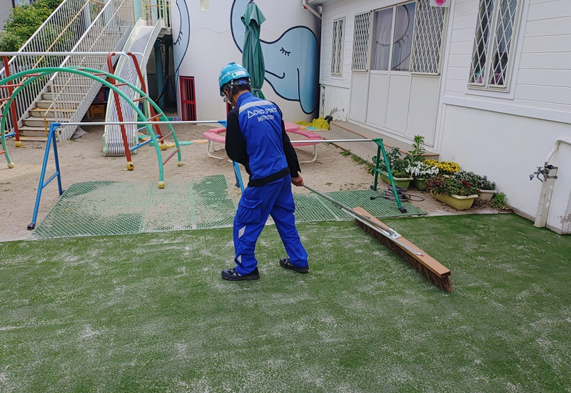 珪砂の刷り込み作業