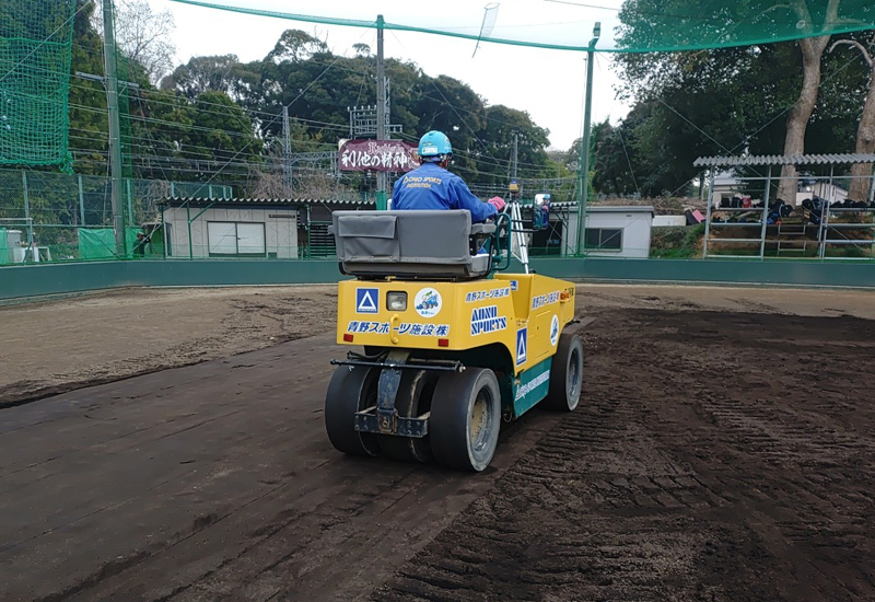 ワイドタイヤローラーで1次転圧