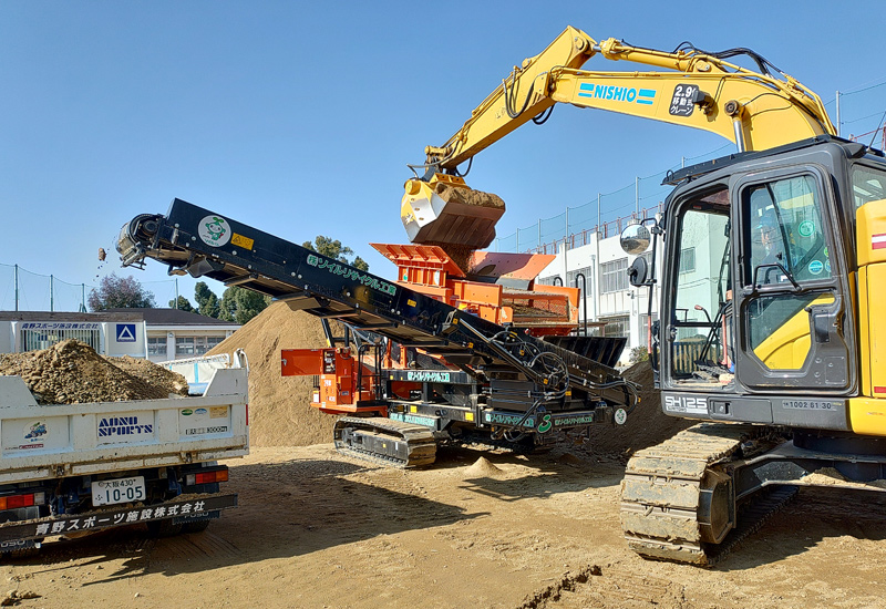 コンピューター制御式スクリーンマシンで現況土ふるい選別