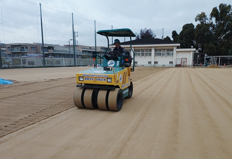 ワイドタイヤローラーにて1次転圧