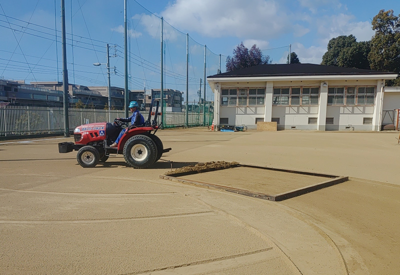 カンナカッターアタッチメントで表面の不陸修正