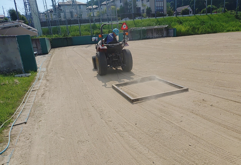 カンナカッターアタッチメントで不陸整正