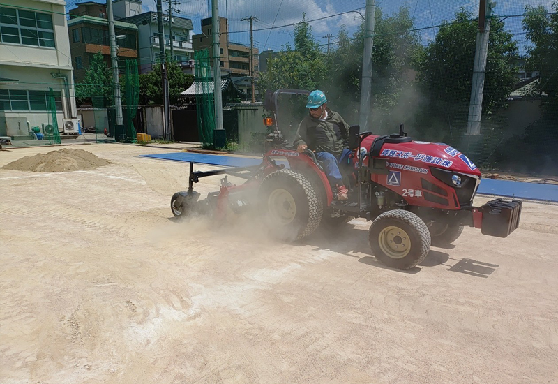 テーラーアタッチメントで表面の掻き起こし