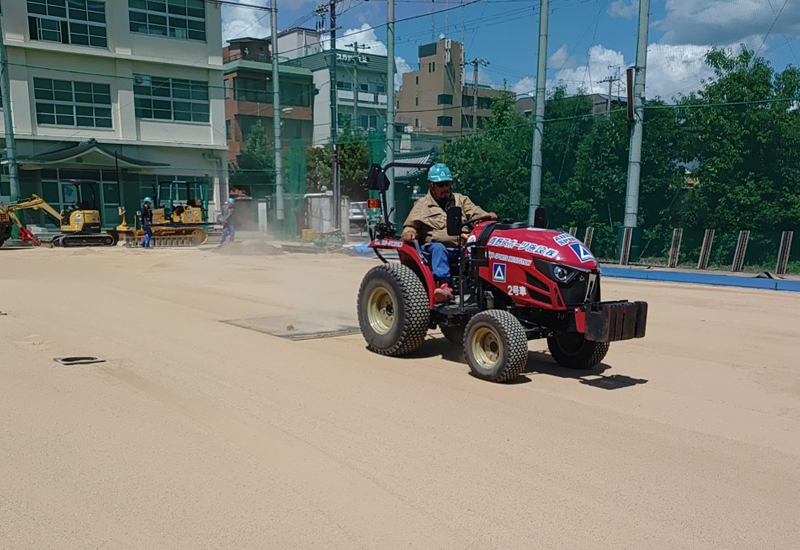 グラウンドマットで表面仕上げ