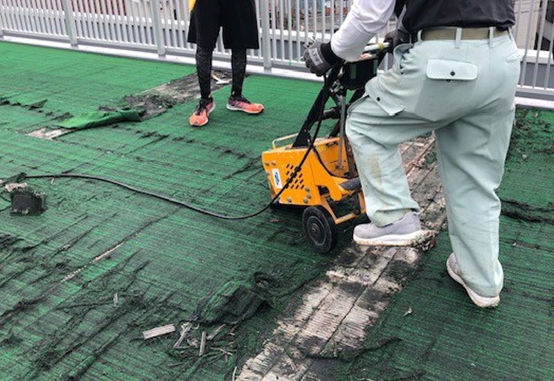 既存人工芝の撤去状況