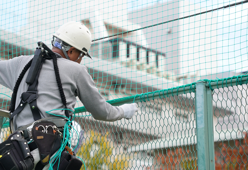 末端の編み込み作業